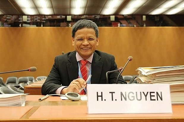 លោកឯកអគ្គរដ្ឋទូត Nguyen Hong Thao នៅអង្គប្រជុំទី១ សម័យប្រជុំលើកទី ៧១ នៃគណៈកម្មការច្បាប់អន្តរជាតិនៅទីក្រុងហ្សឺណែវ (ស្វីស) (រូបថត៖ vnanet.vn)