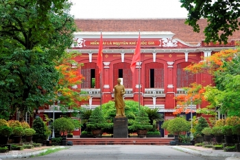 សាលាជាតិ Hue បានក្លាយជាកេរ្តិ៍ដំណែលជាតិពិសេស