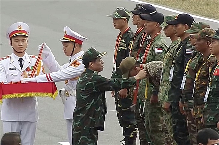 វៀតណាមឈរលំដាប់ទី ១ នៅថ្ងៃប្រកួតដំបូងនៃក្រុមទាំងអស់