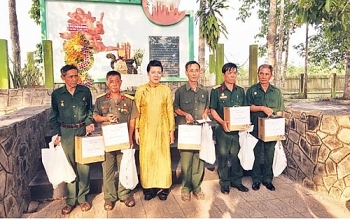 សន្និសីទរួមរវាងសមាគមមិត្តភាពនៃប្រទេសទាំងពីរវៀតណាម-កម្ពុជា ដែលប្រព្រឹត្តទៅនៅទីក្រុង Tay Ninh