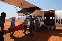 មន្ទីរពេទ្យកម្រិត២ របស់វៀតណាមចូលរួមក្នុងការដឹកជញ្ជូនសង្គ្រោះបន្ទាន់តាមផ្លូវអាកាស