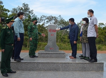 ជំរុញទំនាក់ទំនងបរទេសនៃខេត្តចំនួនបីនៅតំបន់ខ្ពង់រាប តីង្វៀន (Tay Nguyen) ជាមួយដៃគូអន្តរជាតិ