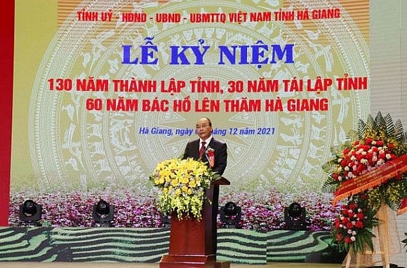 ប្រធានរដ្ឋវៀតណាម លោក Nguyen Xuan Phuc បានអញ្ជើញចូលរួមពិធីរំលឹកខួបលើកទី ១៣០ នៃទិវាបង្កើតខេត្ត Ha Giang។ (រូបថត៖ sggp)