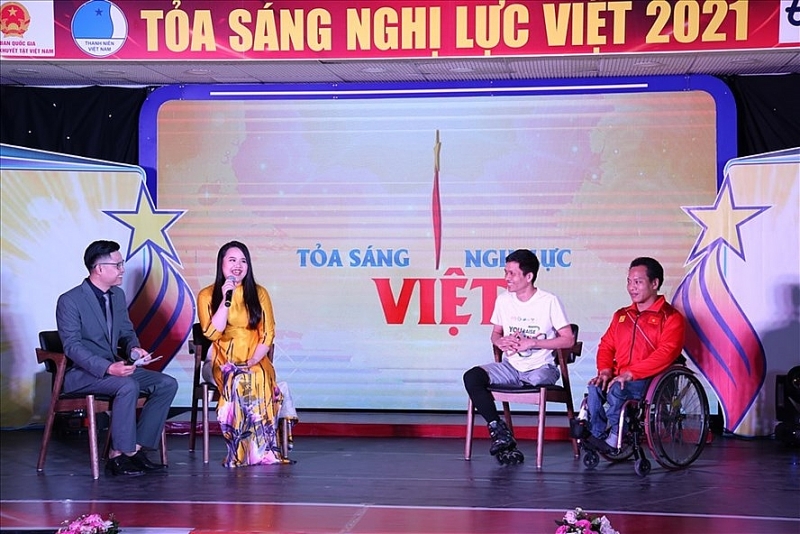 កម្មវិធី «ភ្លឺស្វាងកម្លាំងពលំវៀតណាម» ឆ្នាំ២០២១។​(រូបថត៖ toquoc)