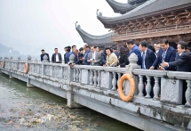 សម្ដេចមហារដ្ឋសភាធិការធិបតី ឃួន សុដារី ប្រធានរដ្ឋសភានៃព្រះរាជាណាចក្រកម្ពុជា និងគណៈប្រតិភូជាន់ខ្ពស់រដ្ឋសភាកម្ពុជា បានអញ្ជើញទៅបំពេញទស្សនកិច្ចការងារនៅខេត្