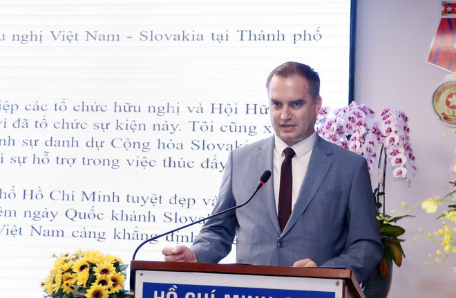 ទីក្រុងហូជីមិញជួបប្រាស្រ័យអបអរសាទរទិវាជាតិរបស់ប្រទេសស្លូវ៉ាគី ទីក្រុងហូជីមិញជួបប្រាស្រ័យអបអរសាទរទិវាជាតិរបស់ប្រទេសស្លូវ៉ាគី