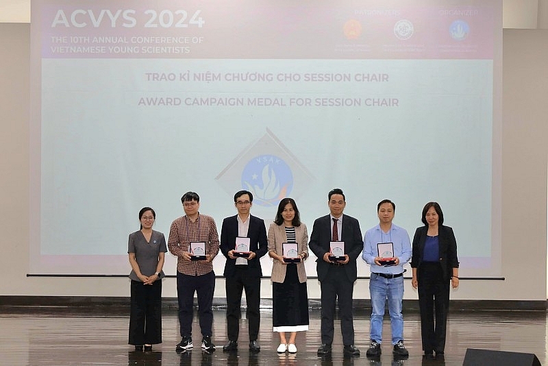 ភ្ញៀវជិត ៥០០ នាក់បានចូលរួមសន្និសីទអ្នកវិទ្យាសាស្ត្រវ័យក្មេងវៀតណាមនៅប្រទេសកូរ៉េខាងត្បូង ២០២៤