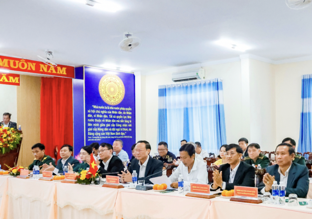 ស្រុក Bu Dop (ខេត្ត Binh Phuoc   វៀតណាម) ចុះហត្ថលេខាលើអនុស្សរណៈនៃការយោគយល់គ្នាជាមួយស្រុកជាប់ព្រំដែននៃព្រះរាជាណាចក្រកម្ពុជា