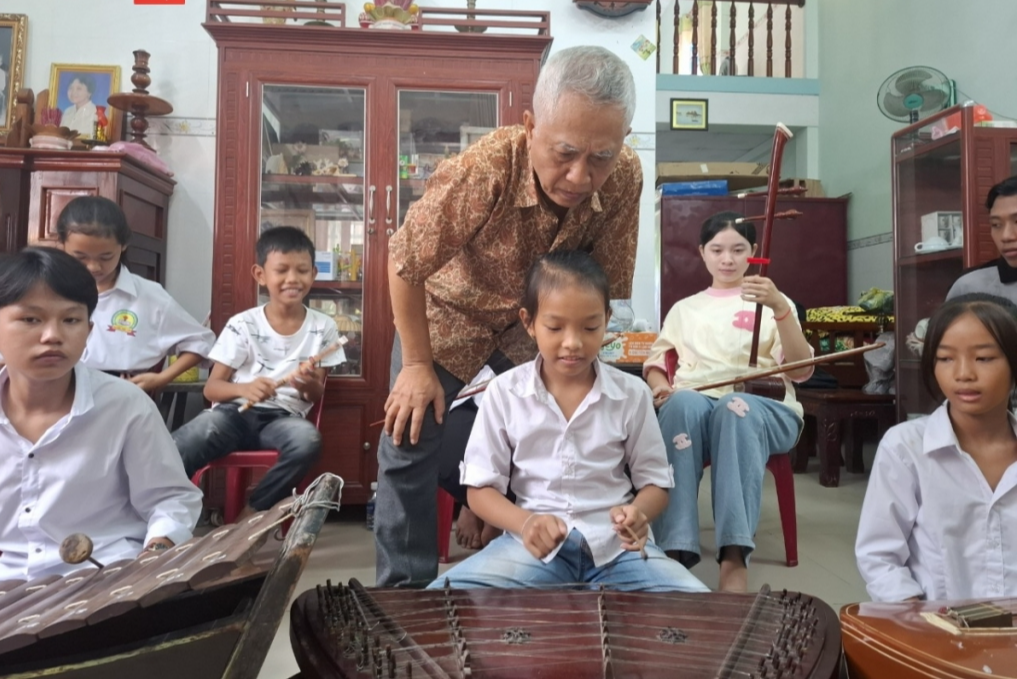 ពង្រឹងការអភិរក្ស និងអភិវឌ្ឍន៍សិល្បៈប្រពៃណីរបស់ជនជាតិខ្មែរ