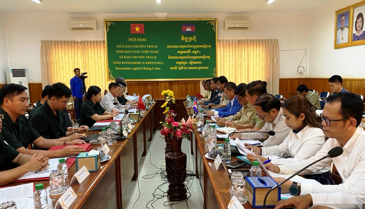 Ban Chỉ đạo 515 tỉnh hội đàm với Ban Chuyên trách tỉnh Ratanakiri - Cổng  thông tin điện tử tỉnh Kon Tum