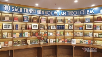 បើកសម្ពោធទូសៀវភៅ «យុវជនរៀនសូត្រ និងធ្វើតាមដំបូន្មានរបស់លោកអ៊ុំហូ»