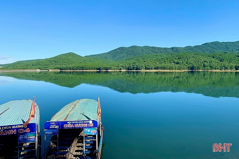 ភាពស្រស់ស្អាតនៃផ្លូវទៅកាន់ Hoan Chau គឺជាកន្លែងដ៏ល្បីល្បាញបំផុតនៅ Ha Tinh