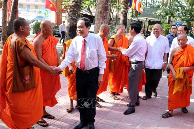 អនុប្រធានអចិន្ត្រៃយ៍រដ្ឋសភាវៀតណាម ជូនពរ បុណ្យចូលឆ្នាំថ្មីប្រពៃណីខ្មែរនៅខេត្ត Soc Trang