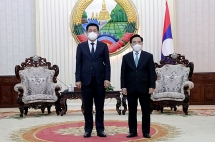 រដ្ឋមន្ត្រីក្រសួងឧស្សាហកម្ម និងពាណិជ្ជកម្មវៀតណាម លោក Nguyen Hong Dien អញ្ជើញចូលជួបសម្តែងការគួរសមជាមួយនាយករដ្ឋមន្ត្រីឡាវ