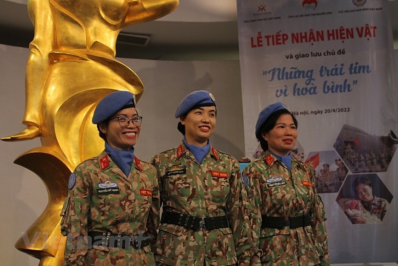 រឿងរ៉ាវនៅពីក្រោយវត្ថុរបស់ទាហានស្រ្តី 