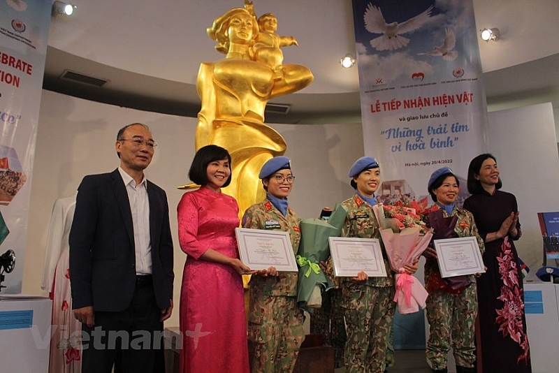 រឿងរ៉ាវនៅពីក្រោយវត្ថុរបស់ទាហានស្រ្តី 