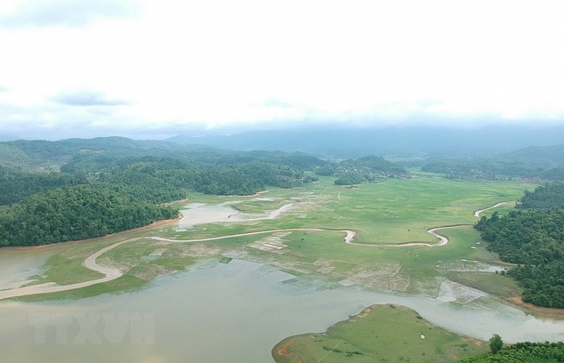 ស្វែងយល់ពីភាពស្រស់ស្អាតនៃបឹង Pa Khoang និងព្រៃឈើពិសេស Muong Phang នៅខេត្ត Dien Bien