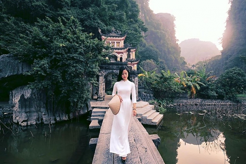 នីញប៊ិញ៖ គោលដៅថតរូបដ៏ល្អបំផុតសម្រាប់ថ្ងៃឈប់សម្រាកទិវាបុណ្យជាតិទី ៣០ ខែមេសា នីញប៊ិញ៖ គោលដៅថតរូបដ៏ល្អបំផុតសម្រាប់ថ្ងៃឈប់សម្រាកទិវាបុណ្យថ្ងៃទី ៣០ ខែមេសា