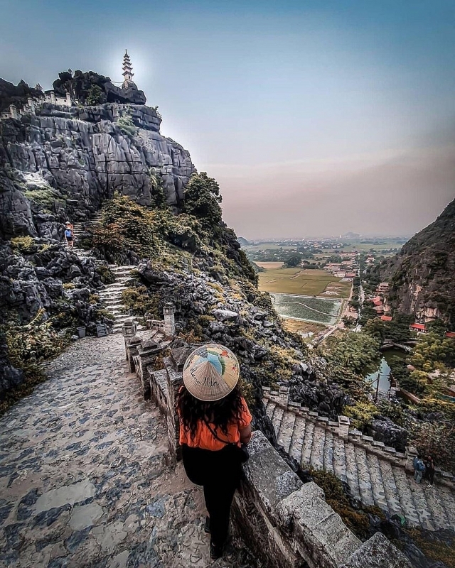 នីញប៊ិញ៖ គោលដៅថតរូបដ៏ល្អបំផុតសម្រាប់ថ្ងៃឈប់សម្រាកទិវាបុណ្យជាតិទី ៣០ ខែមេសា នីញប៊ិញ៖ គោលដៅថតរូបដ៏ល្អបំផុតសម្រាប់ថ្ងៃឈប់សម្រាកទិវាបុណ្យថ្ងៃទី ៣០ ខែមេសា