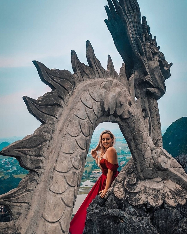 នីញប៊ិញ៖ គោលដៅថតរូបដ៏ល្អបំផុតសម្រាប់ថ្ងៃឈប់សម្រាកទិវាបុណ្យជាតិទី ៣០ ខែមេសា នីញប៊ិញ៖ គោលដៅថតរូបដ៏ល្អបំផុតសម្រាប់ថ្ងៃឈប់សម្រាកទិវាបុណ្យថ្ងៃទី ៣០ ខែមេសា