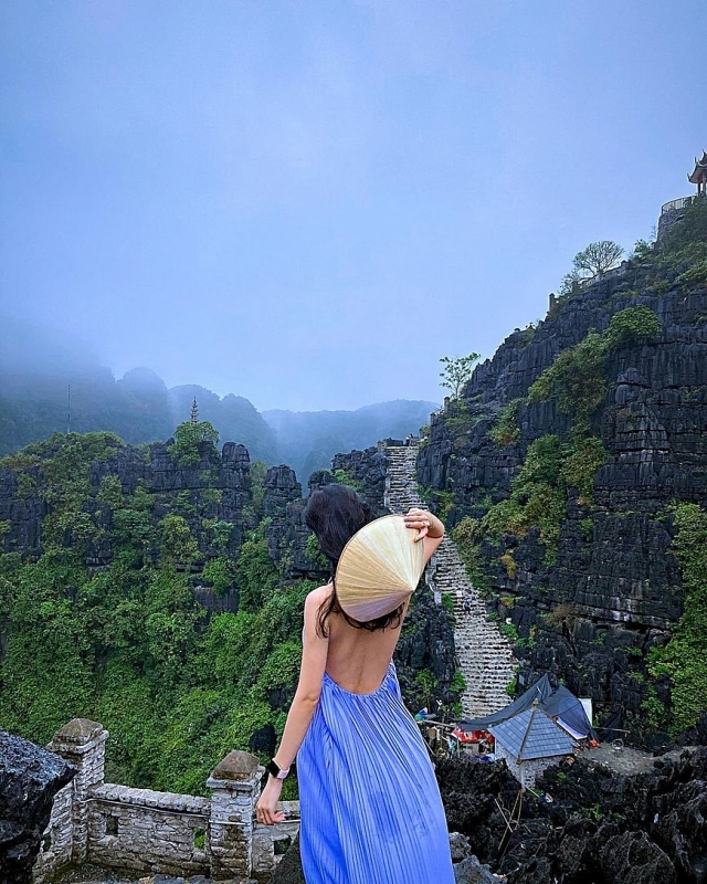 នីញប៊ិញ៖ គោលដៅថតរូបដ៏ល្អបំផុតសម្រាប់ថ្ងៃឈប់សម្រាកទិវាបុណ្យជាតិទី ៣០ ខែមេសា នីញប៊ិញ៖ គោលដៅថតរូបដ៏ល្អបំផុតសម្រាប់ថ្ងៃឈប់សម្រាកទិវាបុណ្យថ្ងៃទី ៣០ ខែមេសា