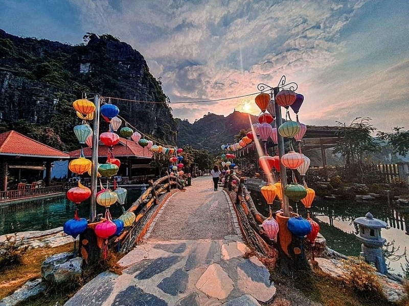 នីញប៊ិញ៖ គោលដៅថតរូបដ៏ល្អបំផុតសម្រាប់ថ្ងៃឈប់សម្រាកទិវាបុណ្យជាតិទី ៣០ ខែមេសា នីញប៊ិញ៖ គោលដៅថតរូបដ៏ល្អបំផុតសម្រាប់ថ្ងៃឈប់សម្រាកទិវាបុណ្យថ្ងៃទី ៣០ ខែមេសា