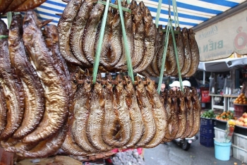 ផ្សារកម្ពុជាគួរឱ្យចាប់អារម្មណ៍នៅចំកណ្តាលទីក្រុងហូជីមិញ