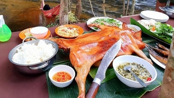 ម្ហូបប្រចាំតំបន់ «ជ្រូកកណ្ដុរអាំង» កំពុងពេញនិយមនៅកម្ពុជា