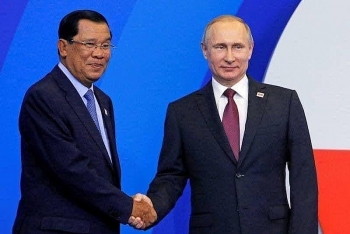 លោក ពូទីន ផ្តល់គ្រឿងឥស្សរិយយសថ្នាក់ «មិត្តភាព» ជូនសម្តេចតេជោ ហ៊ុន សែន