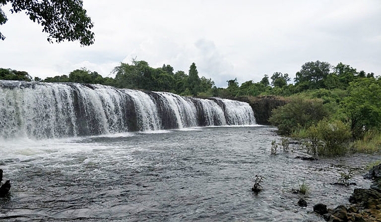 ទឹកធ្លាក់​ឆាយ​ខ្ពស់ តំបន់ទេសចរណ៍មួយគួរឲ្យចាប់អារម្មណ៍និងទាក់ទាញភ្ញៀវពីគ្រប់ទិសទី