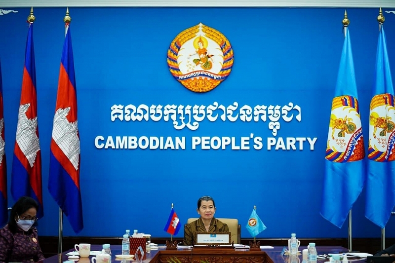 គណៈចលនាមហាជន នៃគណៈកម្មាធិការកណ្តាលគណបក្សប្រជាជនកម្ពុជា ជួបពិភាក្សាជាមួយគណៈចលនាមហាជនមជ្ឈិមបក្សកុម្មុយនីស្តវៀតណាម