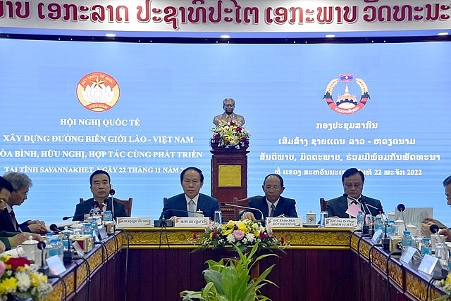 កសាង​ព្រំដែន​វៀតណាម​-​ឡាវ​ប្រកបដោយ​មិត្តភាព និង​ភាតរភាព