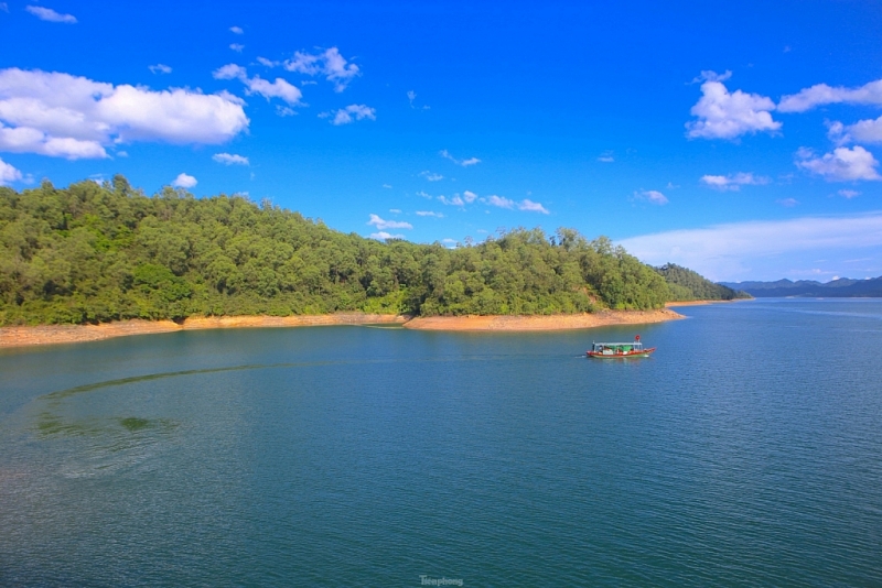 ទន្លេ Ke Go - សម្រស់នៃដង្ហើមរបស់ធម្មជាតិគឺកំណាព្យ និងទំនុកច្រៀង